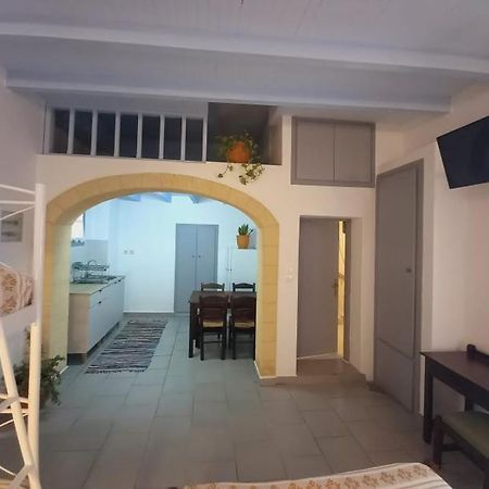 Abramis Studios Mitáta Kültér fotó